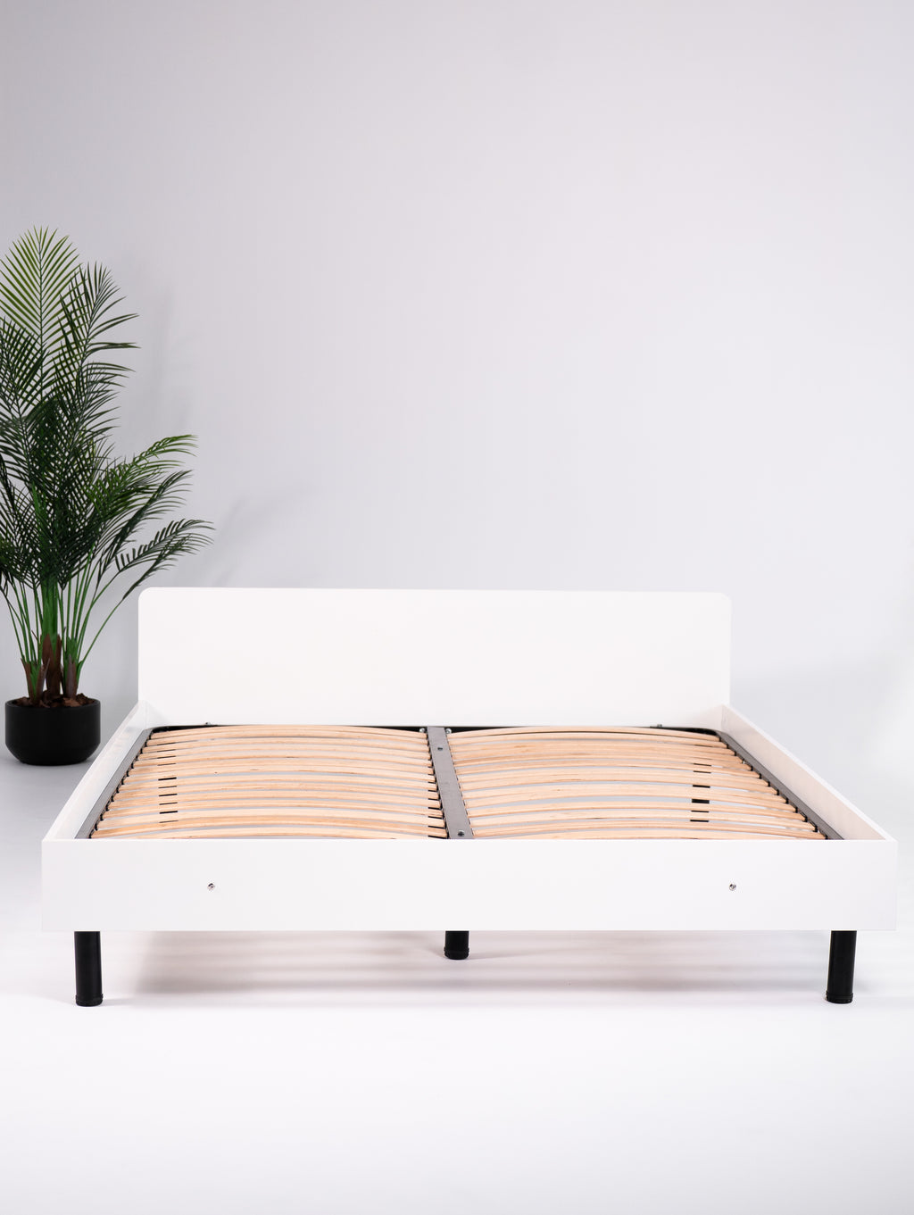 Bed 140x200 white metal frame with adjustable legs strong SVL Furniture