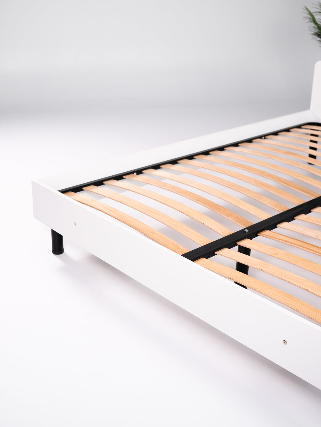 Bed 140x200 white metal frame with adjustable legs strong SVL Furniture